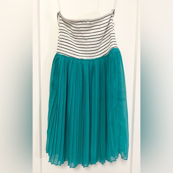 Women's size Medium, Strapless, ROXY Dress - Picture 2 of 3